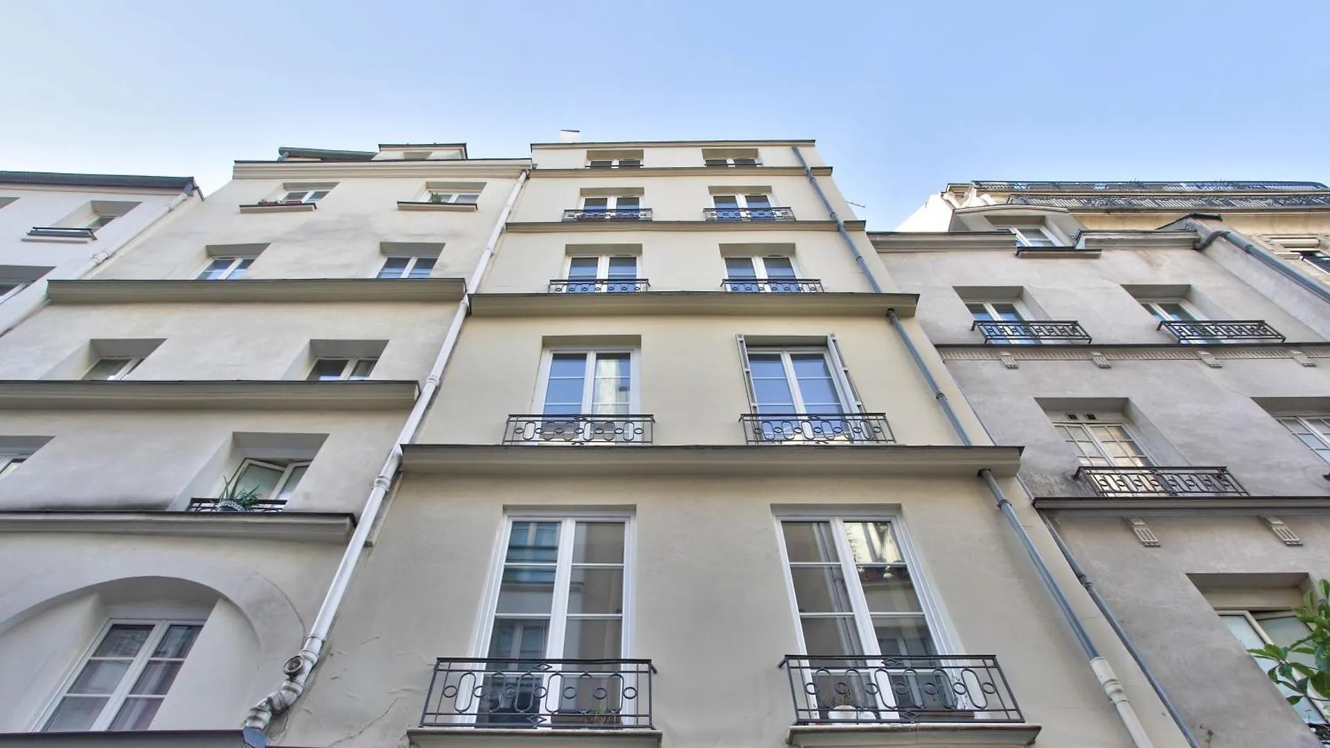 Charme Et Chic Du Marais Apartment